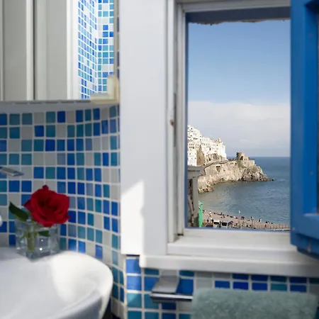 Sea View House *